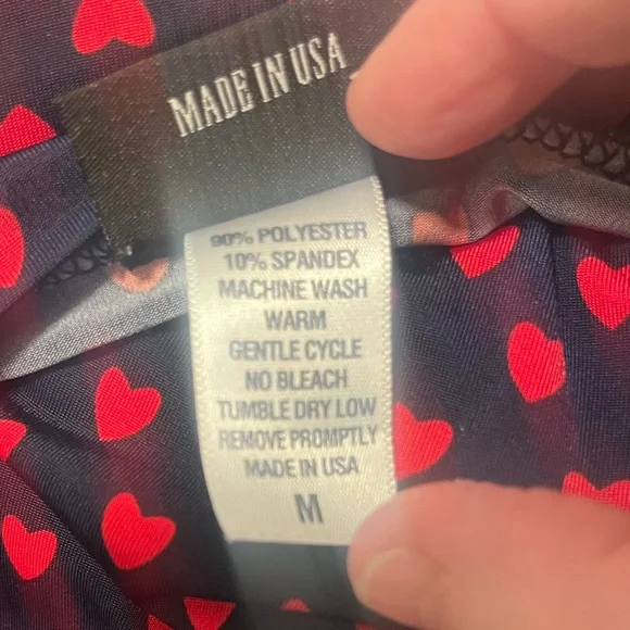 Retrolicious Bombshell Navy with red hearts print dress Bow - Med - EUC - Picture 14 of 14